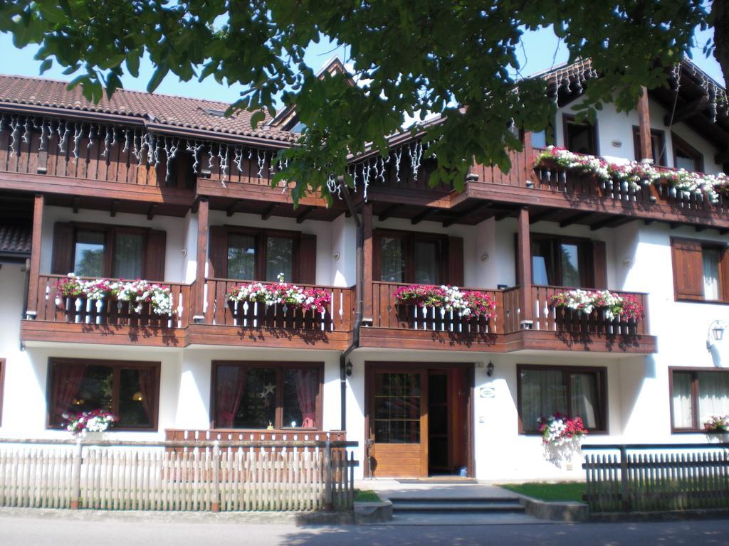 Albergo Garni Martina Каризоло Экстерьер фото